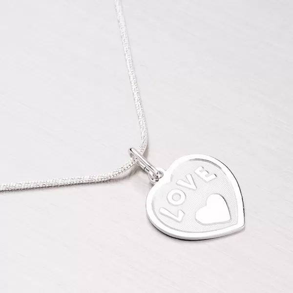 Stříbrný přívěsek ve tvaru srdce AG13-001