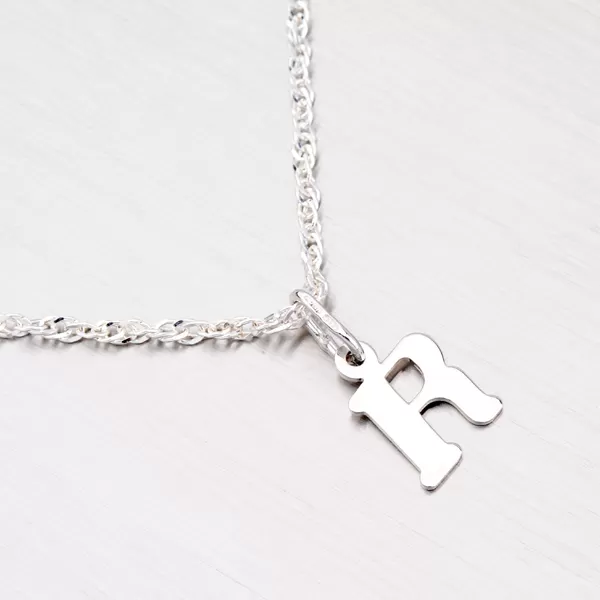 Stříbrné písmenko - R M5111R