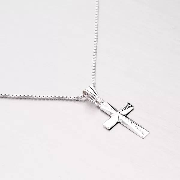 Kříž z bílého zlata s gravírováním 43-21072