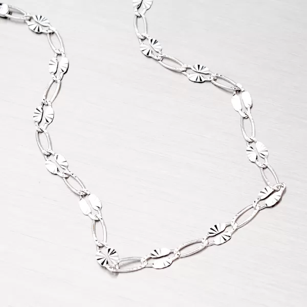 Řetízek z bílého zlata s gravírováním 45-1072