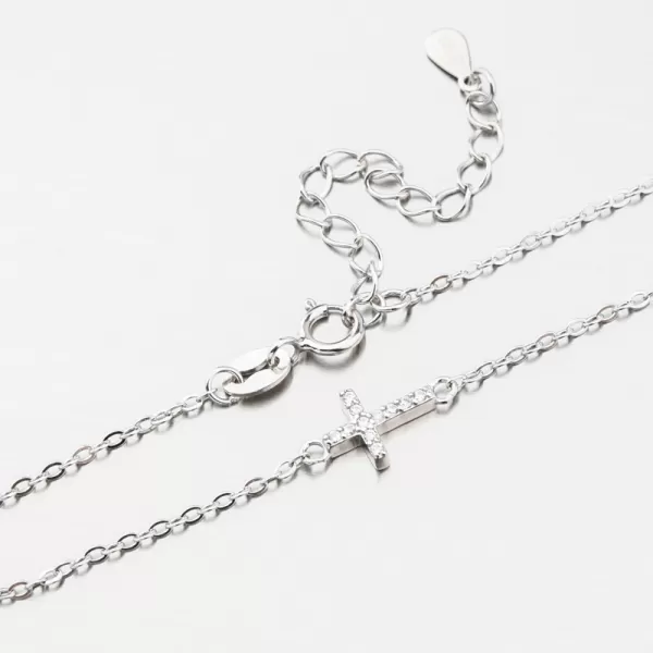 Stříbrný náramek s křížkem BST-14406-01