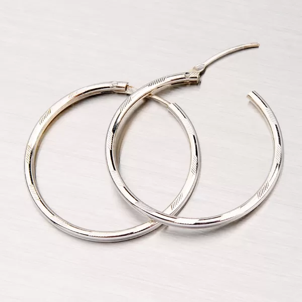 Garvírované stříbrné kruhy M6669