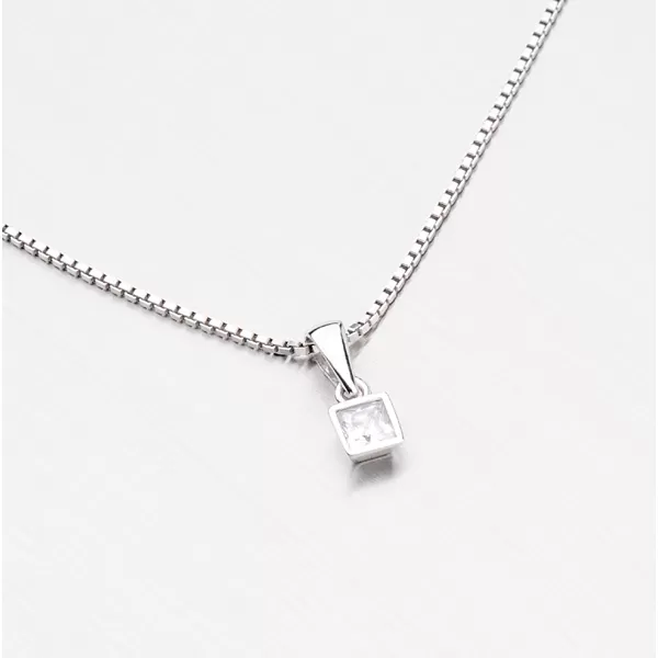 Přívěsek se zirkonem z bílého zlata 687-0420