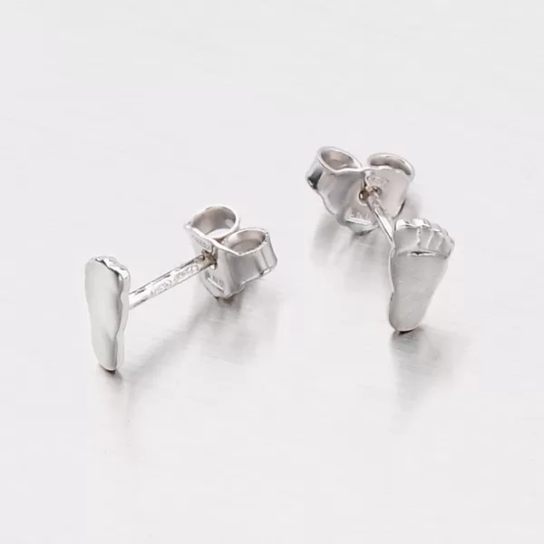 Stříbrné náušnice - pecky ve tvaru chodidla M6042Z
