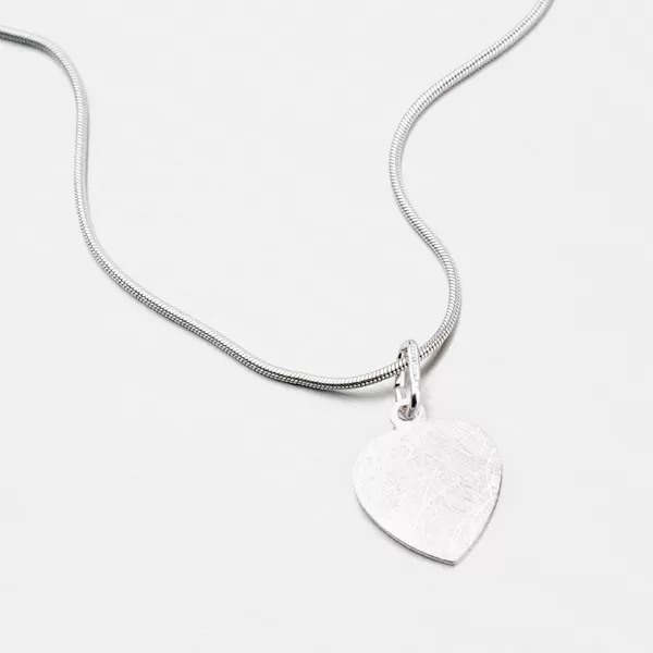 Přívěsek ze stříbra ve tvaru srdce M5000GEN-02