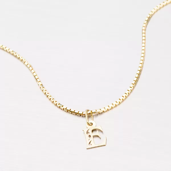 Zlaté písmenko E 442-0002-E