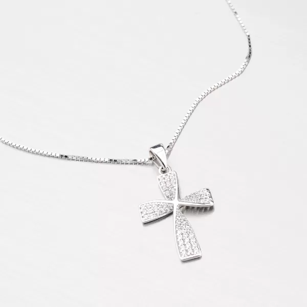 Přívěsek z bílého zlata ve tvaru kříže 43-21526