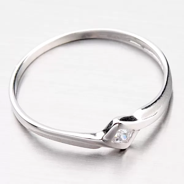 Zlatý prsten se čtvercovým zirkonem DZ1113-B