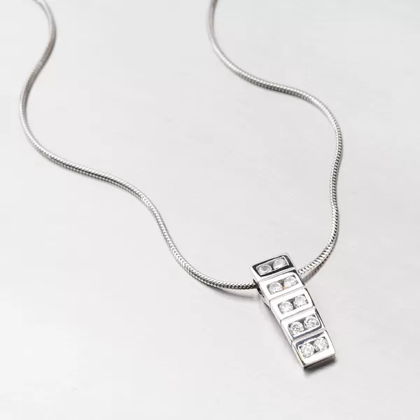 Přívěsek se zirkony DZ2058B