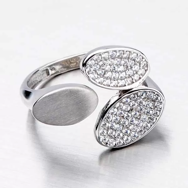 Stříbrný prsten se zirkony HK-5000-OKS