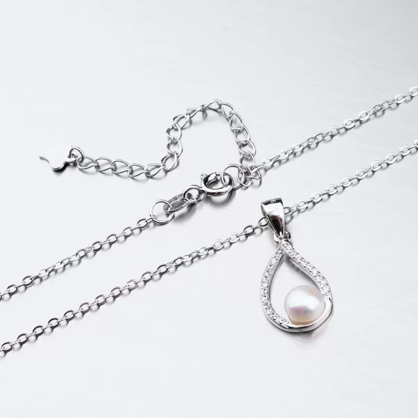 Stříbrný náhrdelník s perlou SST-15984