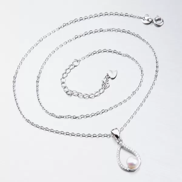 Stříbrný náhrdelník s perlou SST-15984