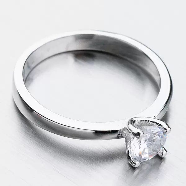 Stříbrný prsten se zirkonem GST-11245