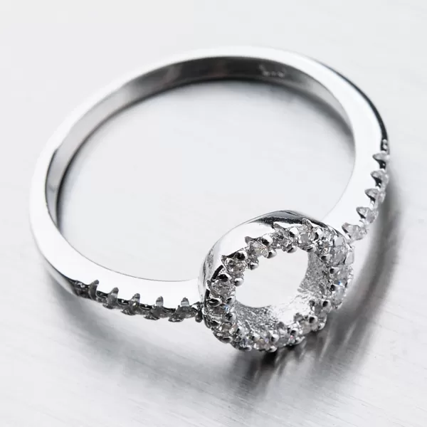 Stříbrný prsten se zirkony GST-11270