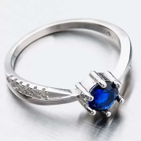 Stříbrný prsten se safírem a zirkony GST-11305