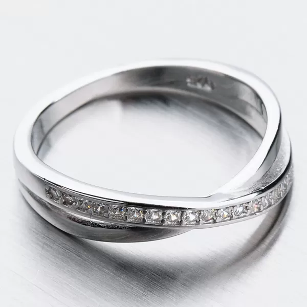 Stříbrný prsten se zirkony GST-11256