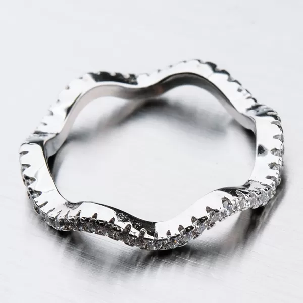 Stříbrný prsten se zirkony GST-11226