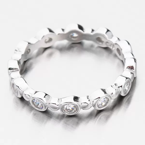 Stříbrný prsten se zirkony GST-11429