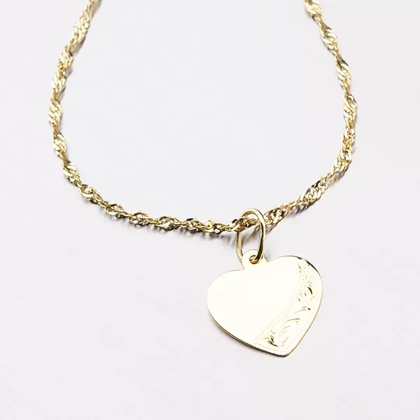 Zlatý přívěsek ve tvaru srdce s gravírováním 322P-131035