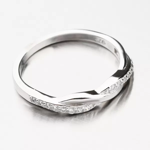 Stříbrný prsten se zirkony GST-11219