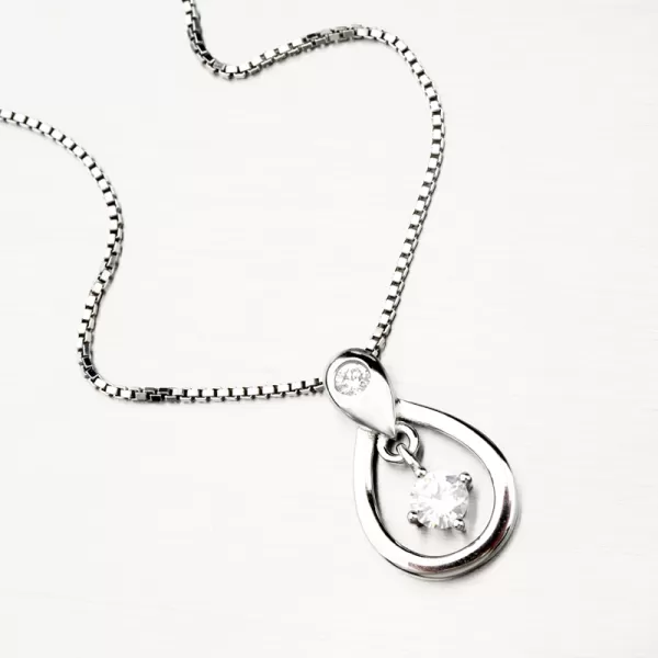 Stříbrný přívěsek se zirkony PKL-3086