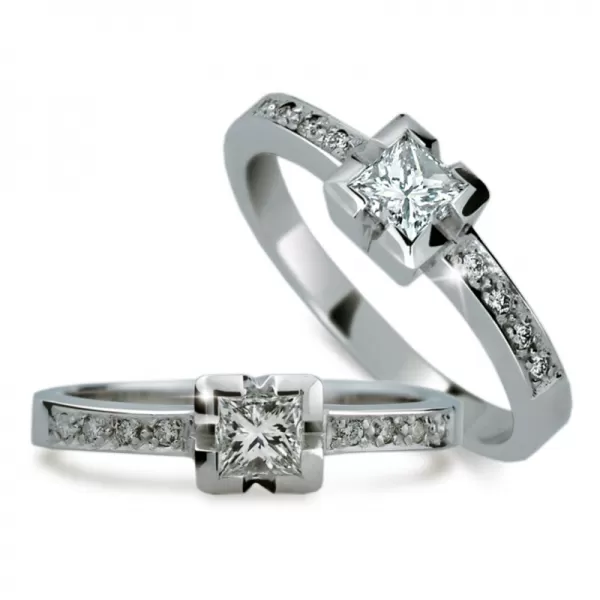 Přívěsek s diamantem DF1922