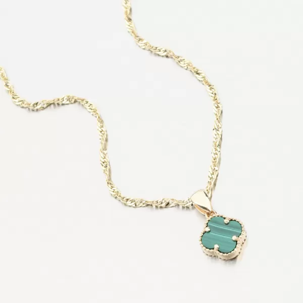 Zlatý přívěsek se zeleným kamenem malachit čtyřlístek 13R-426