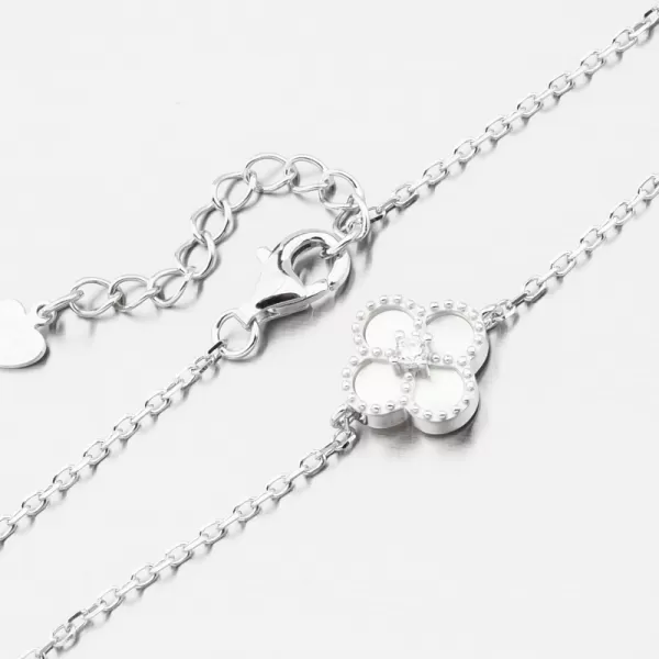 Stříbrný dámský náramek s perleťovým čtyřlístkem PKL-4016