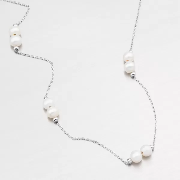 Náhrdelník z bílého zlata s perlami 15R-047