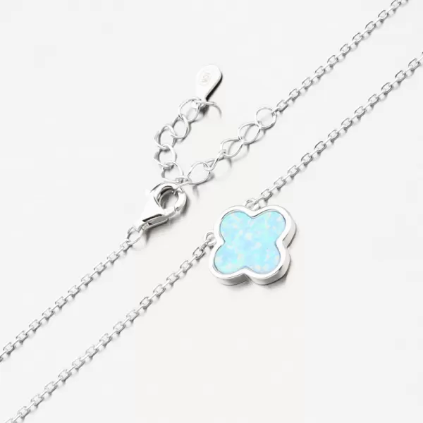 Stříbrný náhrdelník se čtyřlístky a modrým opálem PKL-5020