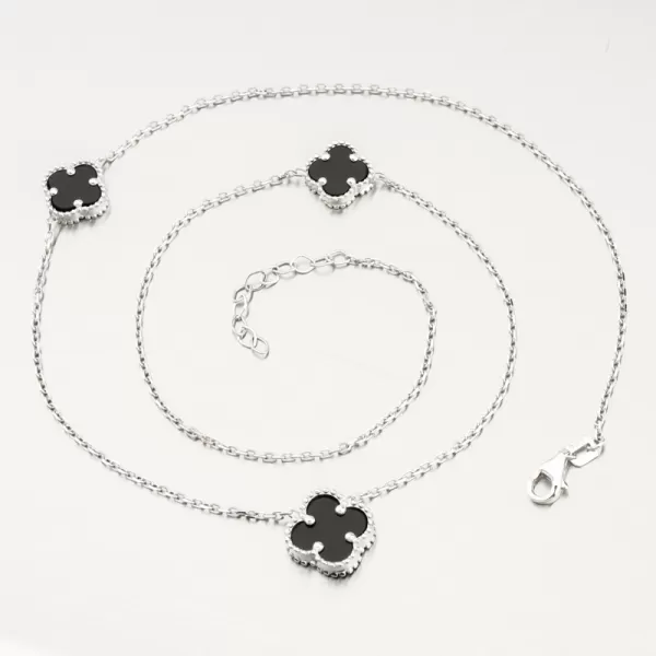 Dámský náhrdelník bílé zlato 585 se čtyřlístky 15R-057