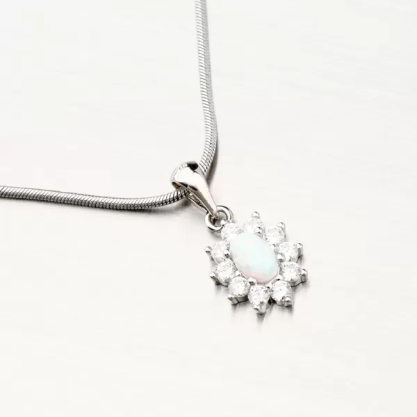 Stříbrný přívěsek s bílým opálem PKL-3119