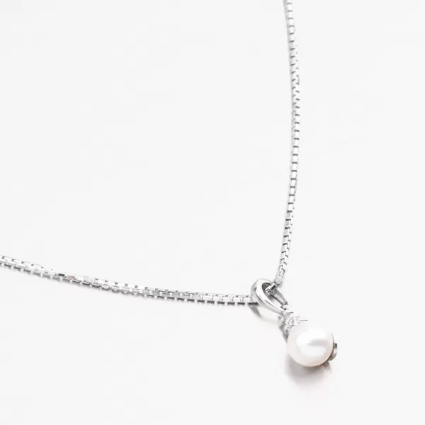 Přívěsek z bílého zlata s perlou a se zirkony 53GZ-2235-B