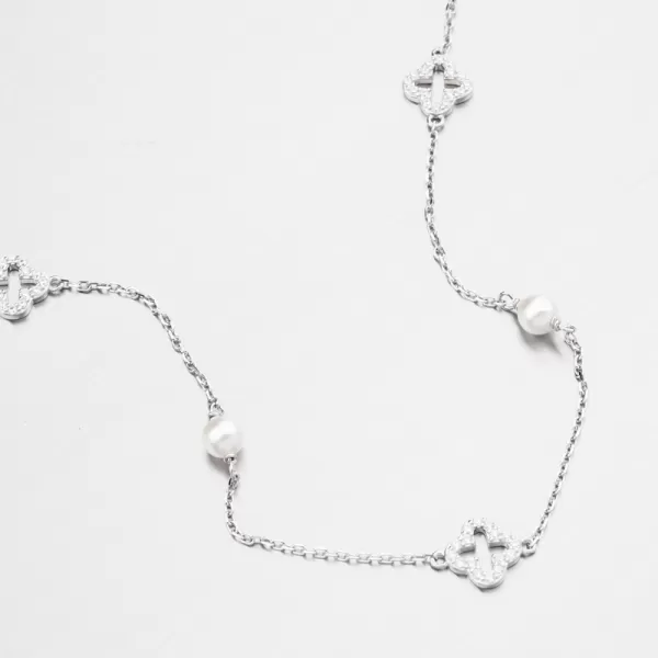 Stříbrný náhrdelník se čtyřlístkem a s perlami PKL-5026