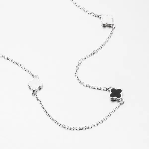 Stříbrný náhrdelník se čtyřlístky PKL-5019