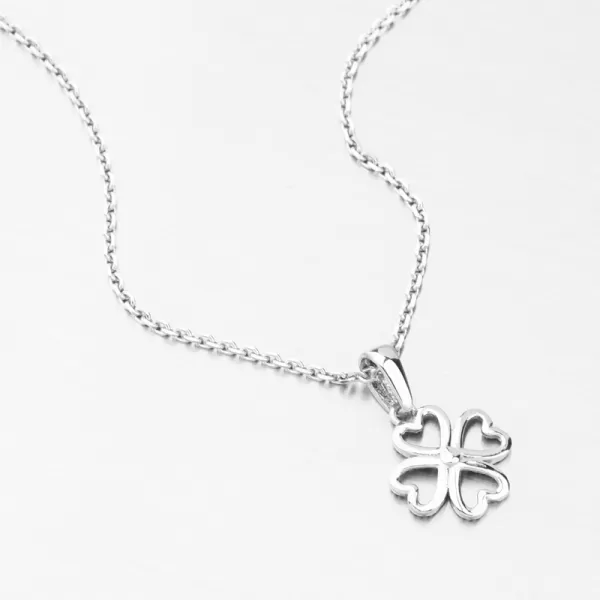 Přívěsek z bílého zlata čtyřlístek GCA13-002