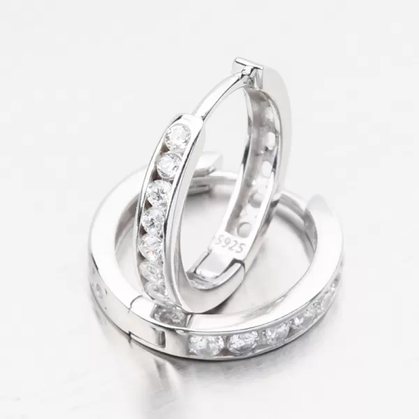 Stříbrné kruhy 17 mm se zirkony PKL-2282