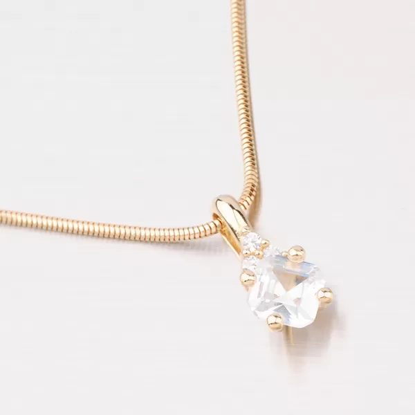 Přívěsek ze žlutého zlata GZ2311